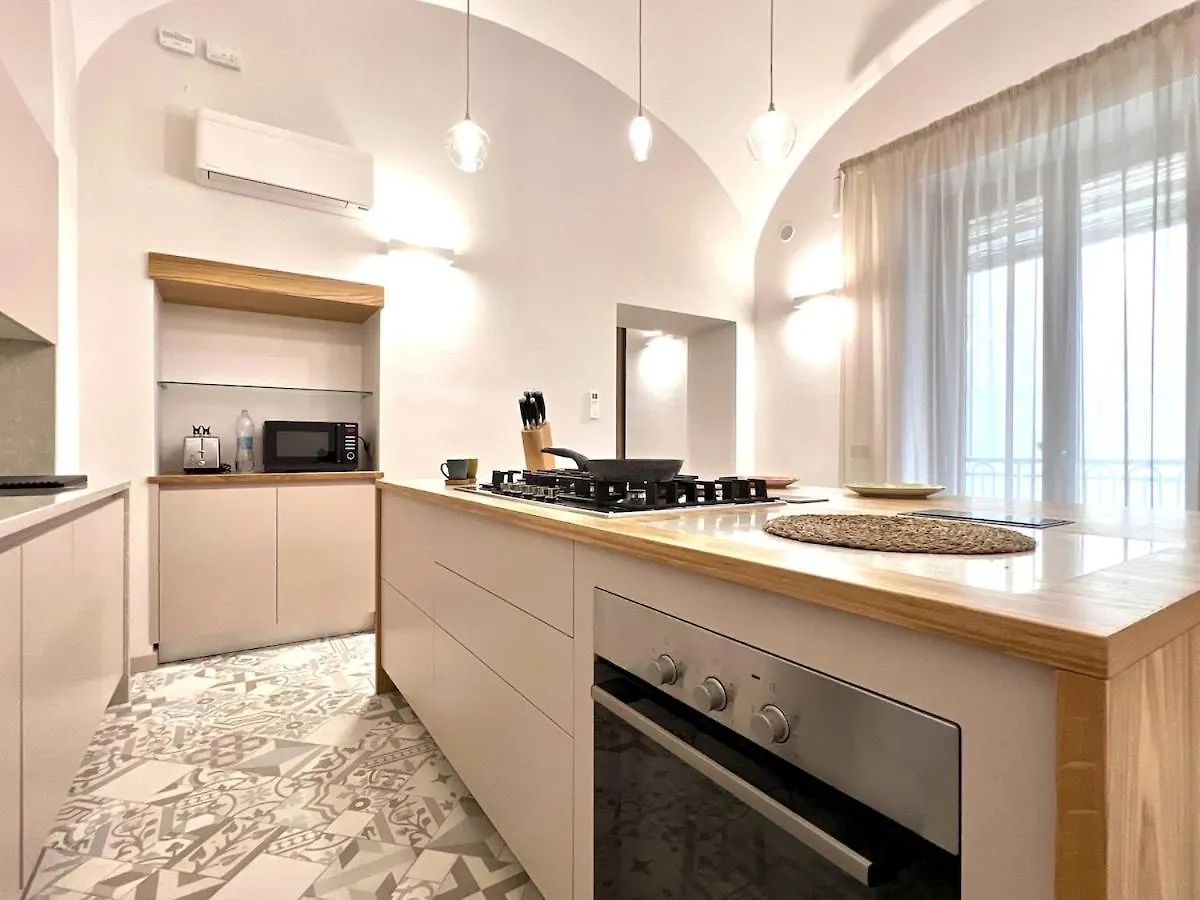 Comfy 2 Bedrooms Apartment Near The Beach أمالفي